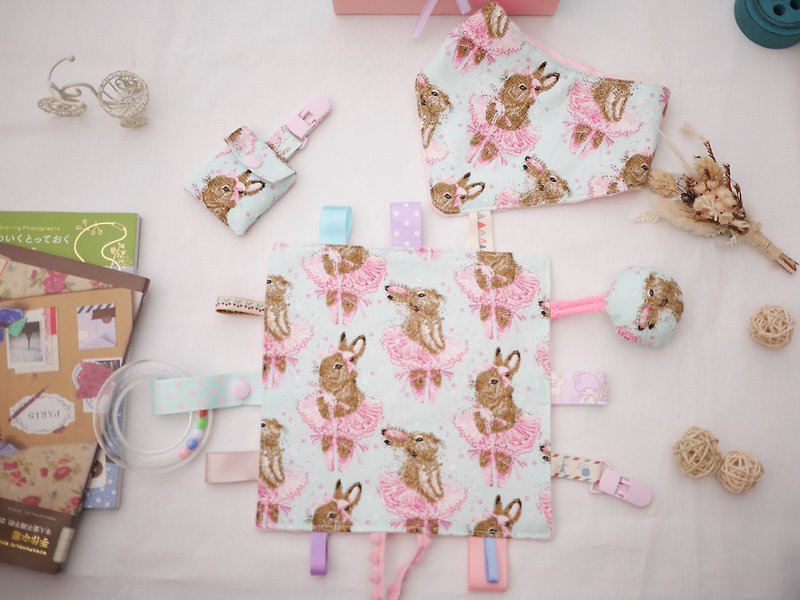 兔兔彌月禮盒 安撫巾 三角口水巾 平安符袋 - 滿月禮物 - 棉．麻 粉紅色