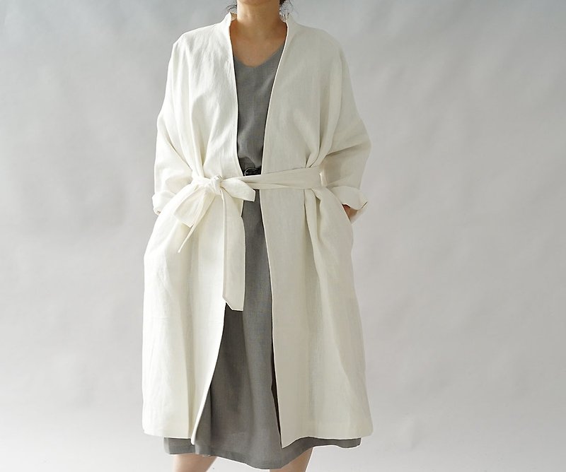 Warm raised linen stand color collar gown coat lined / white b23-22 - เสื้อแจ็คเก็ต - ผ้าฝ้าย/ผ้าลินิน ขาว