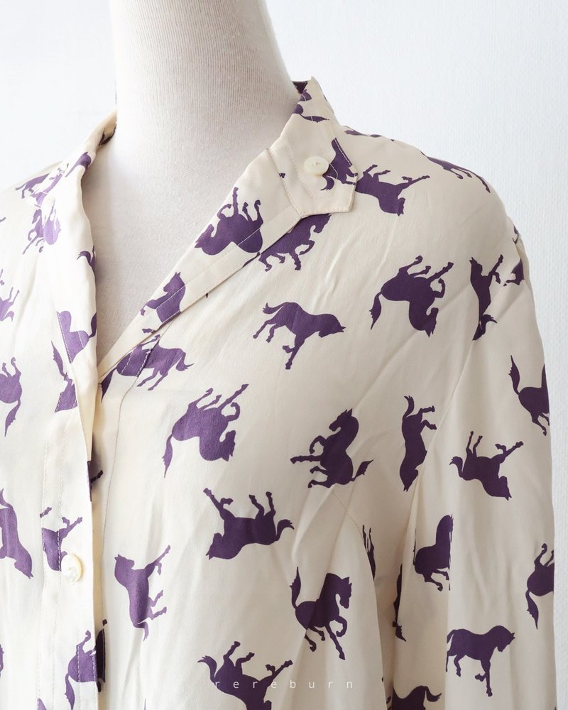 Spring and summer Japanese-made retro printed silk long-sleeved beige vintage shirt - เสื้อเชิ้ตผู้หญิง - ผ้าไหม สีเหลือง