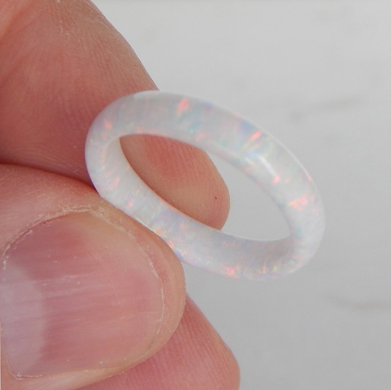 其他材質 戒指 白色 - Snow ring. White opal wedding ring. Solid opal band. Synthetic opal ring.