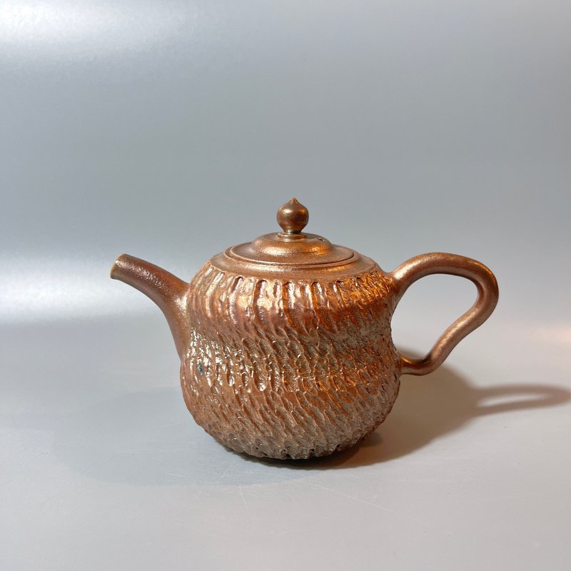 Wood-fired metallic luster gold color weathered texture teapot/capacity 200cc - Teapots & Teacups - Pottery 