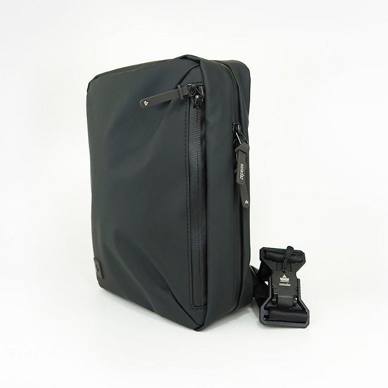 Urban chest and waist bag (matte black) - กระเป๋าแมสเซนเจอร์ - วัสดุกันนำ้ สีดำ
