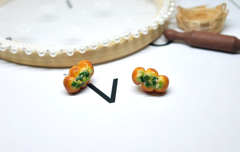 Clay ornaments X Stainless Steel pin earrings &lt;Taiwan spring onion bread&gt; #該試食品#Fake Food