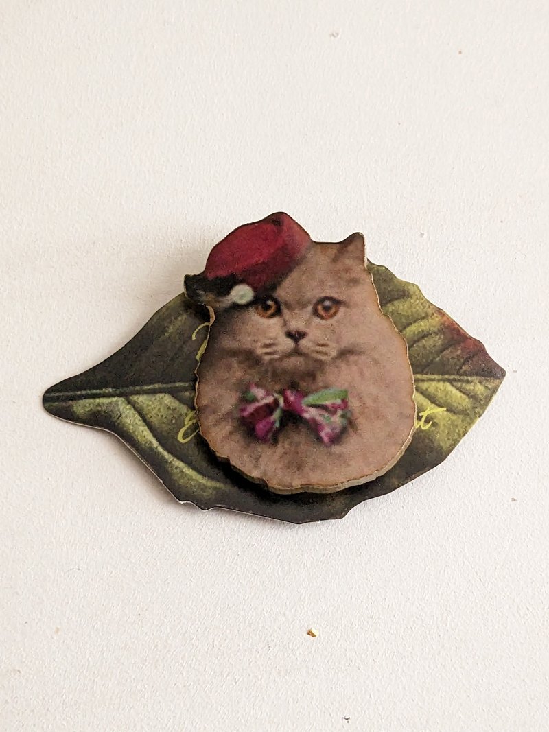 lady cat brooch - Brooches - Wood Gray