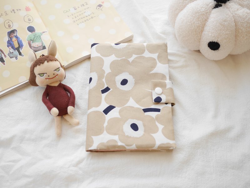 Baby manual cover, mother manual cover, book cover, Finnish poppy flower style, milk tea color - อื่นๆ - ผ้าฝ้าย/ผ้าลินิน สีกากี