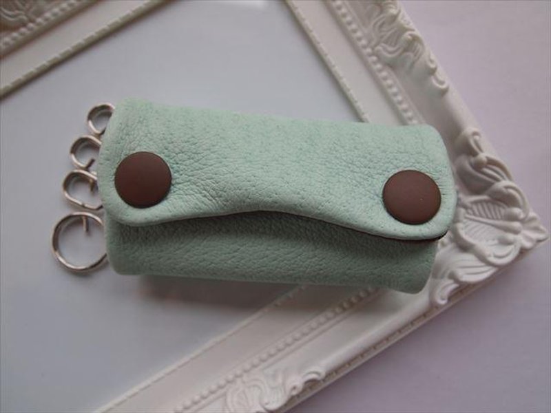 【薄青緑×こげ茶】ぶた革やわらかキーケース【受注生産】 - 鑰匙圈/鑰匙包 - 真皮 綠色
