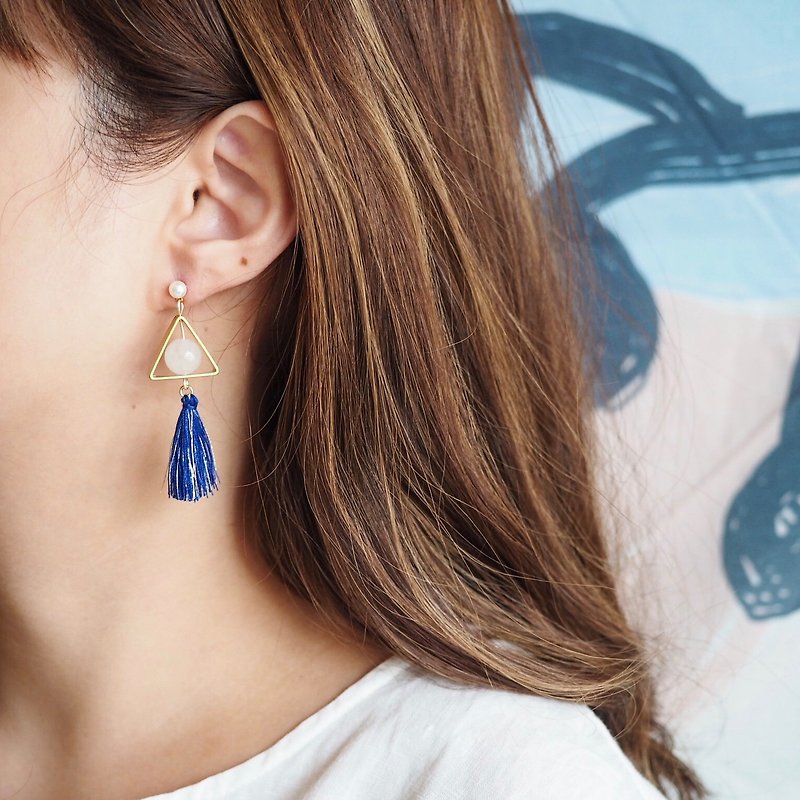 Blue tassel with white Agate Non allergic earrings - Earrings & Clip-ons - Copper & Brass Blue