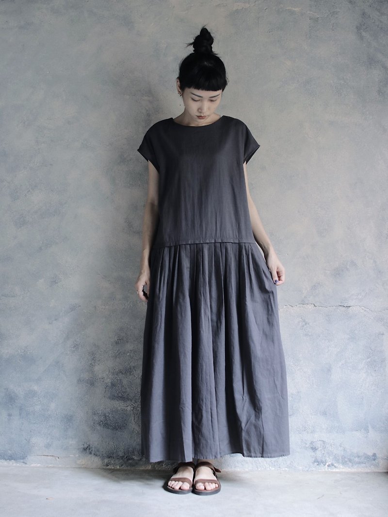 棉．麻 洋裝/連身裙 灰色 - Omake Original 包袖百摺裙洋裝  鐵灰