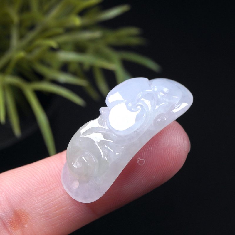 【願い・万事意のままに】アイスジェダイト如意チャーム | ルース | 天然ミャンマー産ジェダイトA貨 | ギフト - ブレスレット - 翡翠 ホワイト