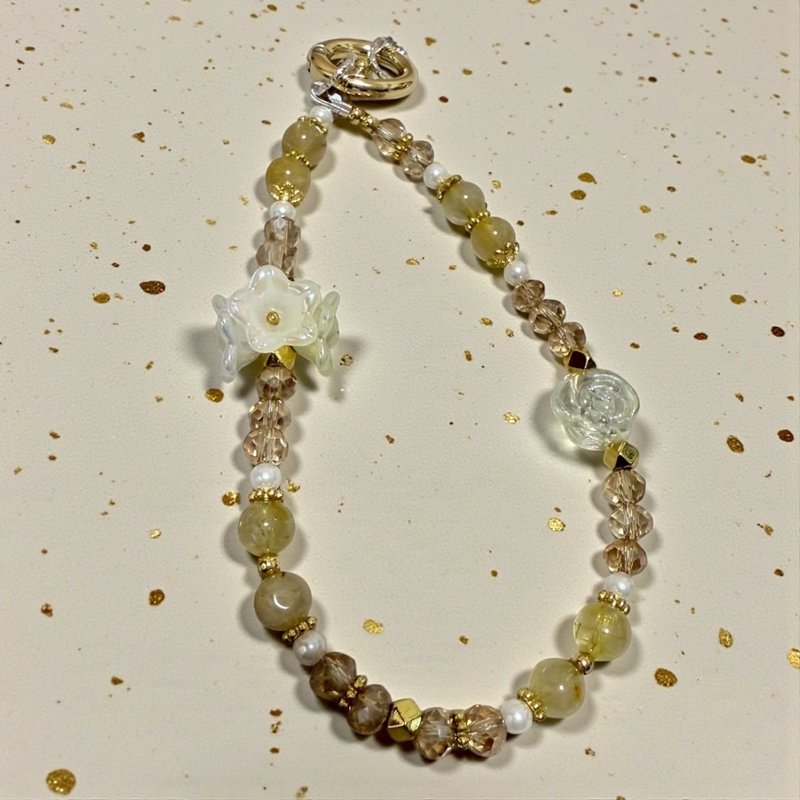 晨曦流光手機鍊 金棕髮晶 珍珠 玻璃花 日常療癒款 - 手機掛繩/背帶 - 水晶 金色
