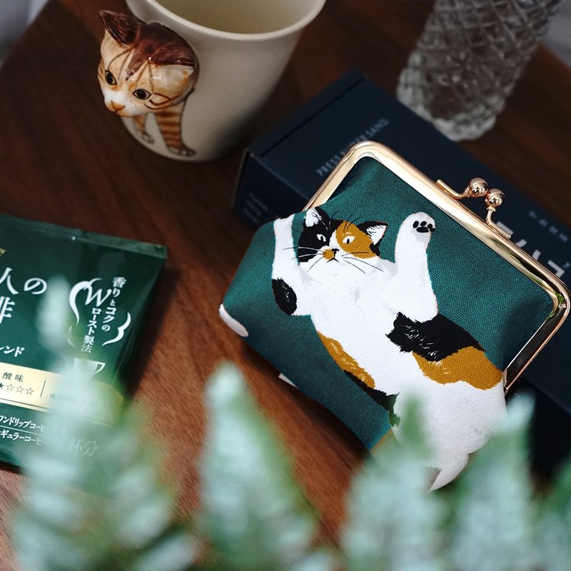 收納包|沙發旁睡著一隻貓|收納口金包 - 化妝包/收納袋 - 棉．麻 