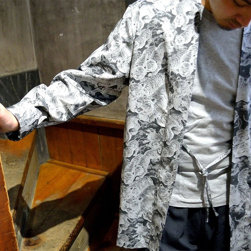 Cotton & Hemp Men's Shirts - Made in Japan Long Sleeve Hanten Tiger Pattern Open Collar Dress Shirt (05274)