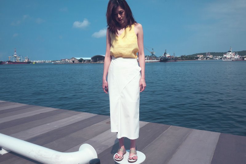 Tulia Asymmetrical Midi Skirt - กระโปรง - ผ้าฝ้าย/ผ้าลินิน ขาว