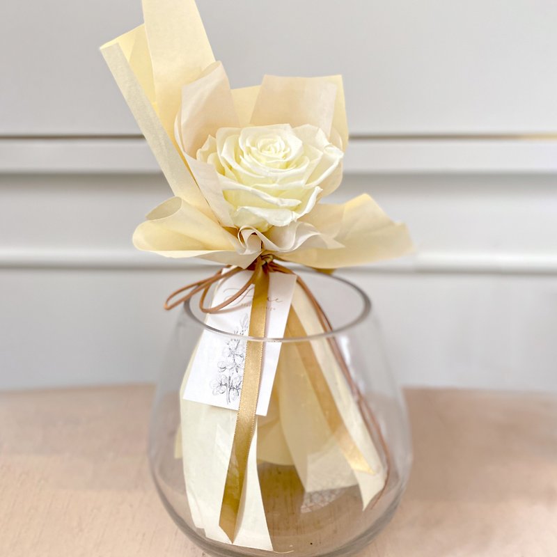 Champagne gold single everlasting rose bouquet (big round rose) - ช่อดอกไม้แห้ง - พืช/ดอกไม้ สีทอง