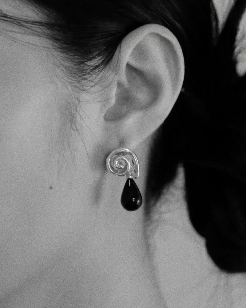 Abyss Coil Earrings | 蜷幽耳環 - 耳環/耳夾/耳骨夾 - 純銀 黑色