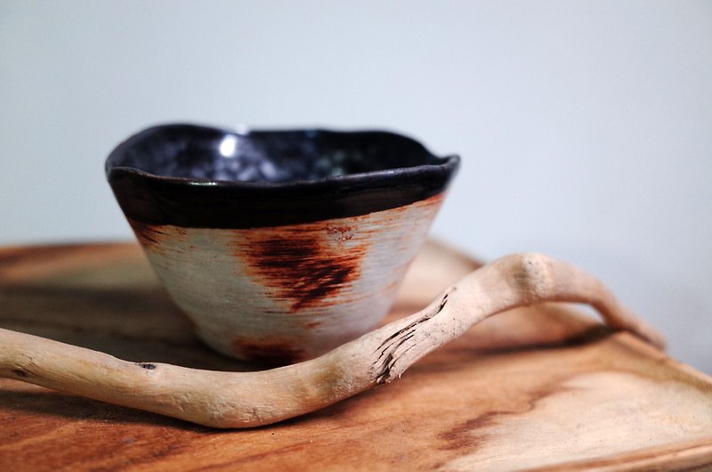 黒と白のカップをトレース（2個セット） - 花瓶・植木鉢 - 陶器 ブラック
