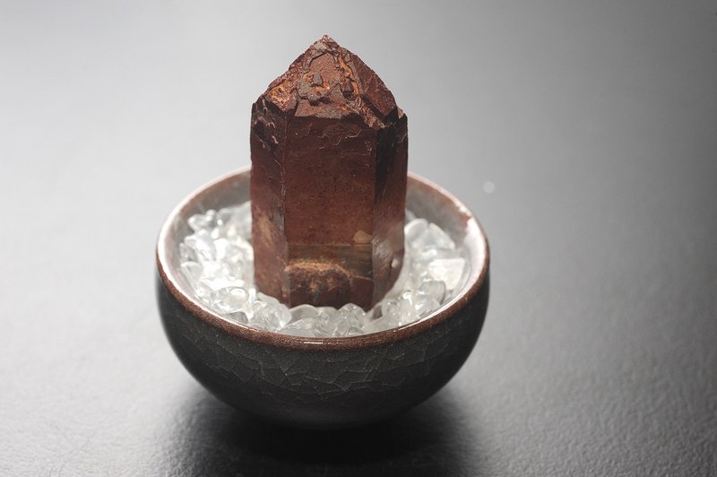 骨幹紅水晶單晶柱 礦石/水晶/靈修/開運/招財/破煞/防小人 - 擺飾/家飾品 - 水晶 