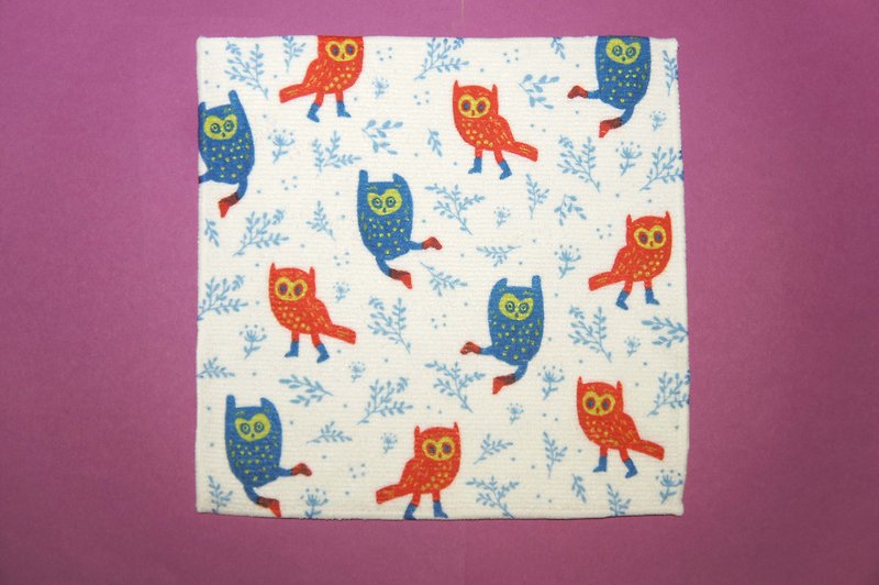 Towel Square Scarf Series Red and Blue Owl - ผ้าขนหนู - ไฟเบอร์อื่นๆ หลากหลายสี