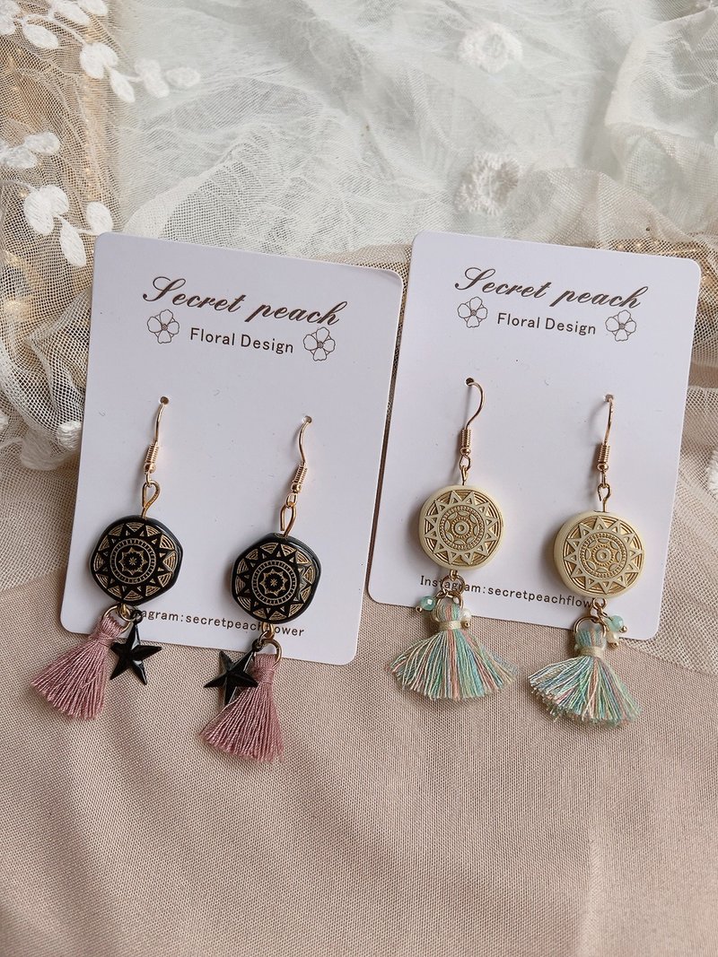 Temple Bohemian Exotic Handmade Tassel Earrings Original Jewelry - ต่างหู - วัสดุอื่นๆ หลากหลายสี