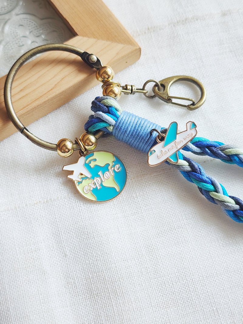 Paris*Le Bonheun. Happy handiwork. dream. Explore the world. Braided key ring hand - Keychains - Other Metals Blue