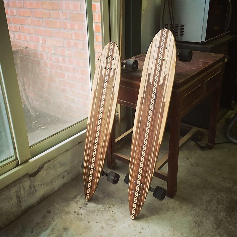 カスタムメイドの手作りの木から木への建具スケートボード - その他 - 木製 ブラウン