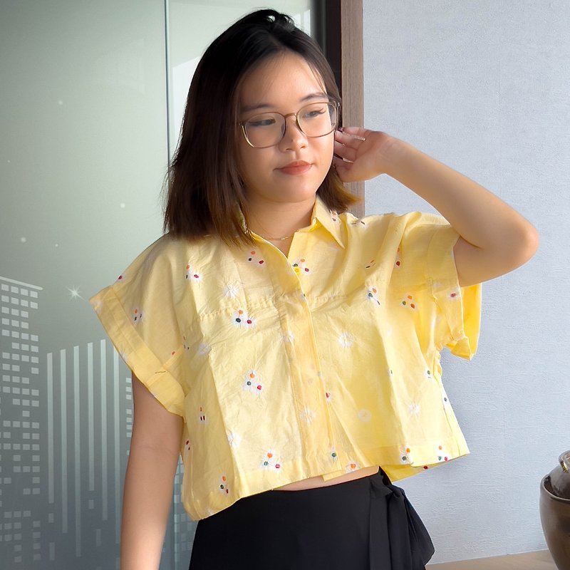 印尼蠟染可愛少女風短版襯衫 PUPUT - 淺鵝黃 - PUP006 - 女裝 上衣 - 棉．麻 黃色