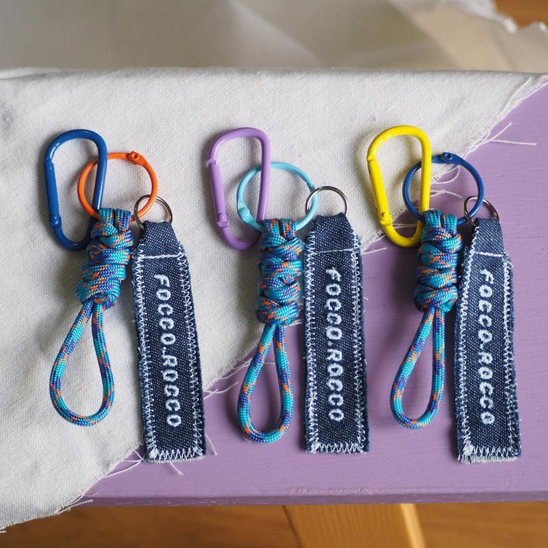 FCRC keychain : Diva blue - 吊飾/掛飾 - 其他金屬 藍色