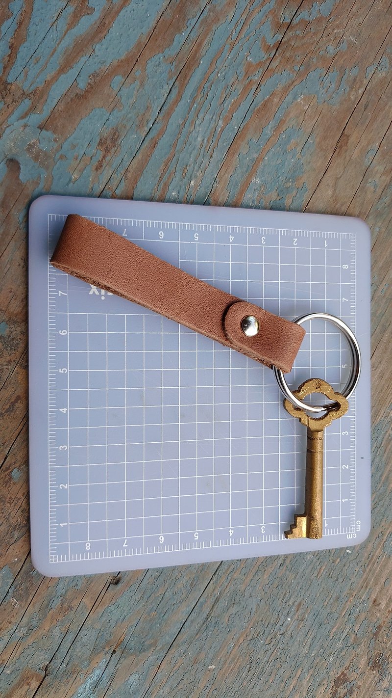 Taiwan's early antique copper key plus brand new handmade cowhide key ring (E) - Keychains - Copper & Brass 