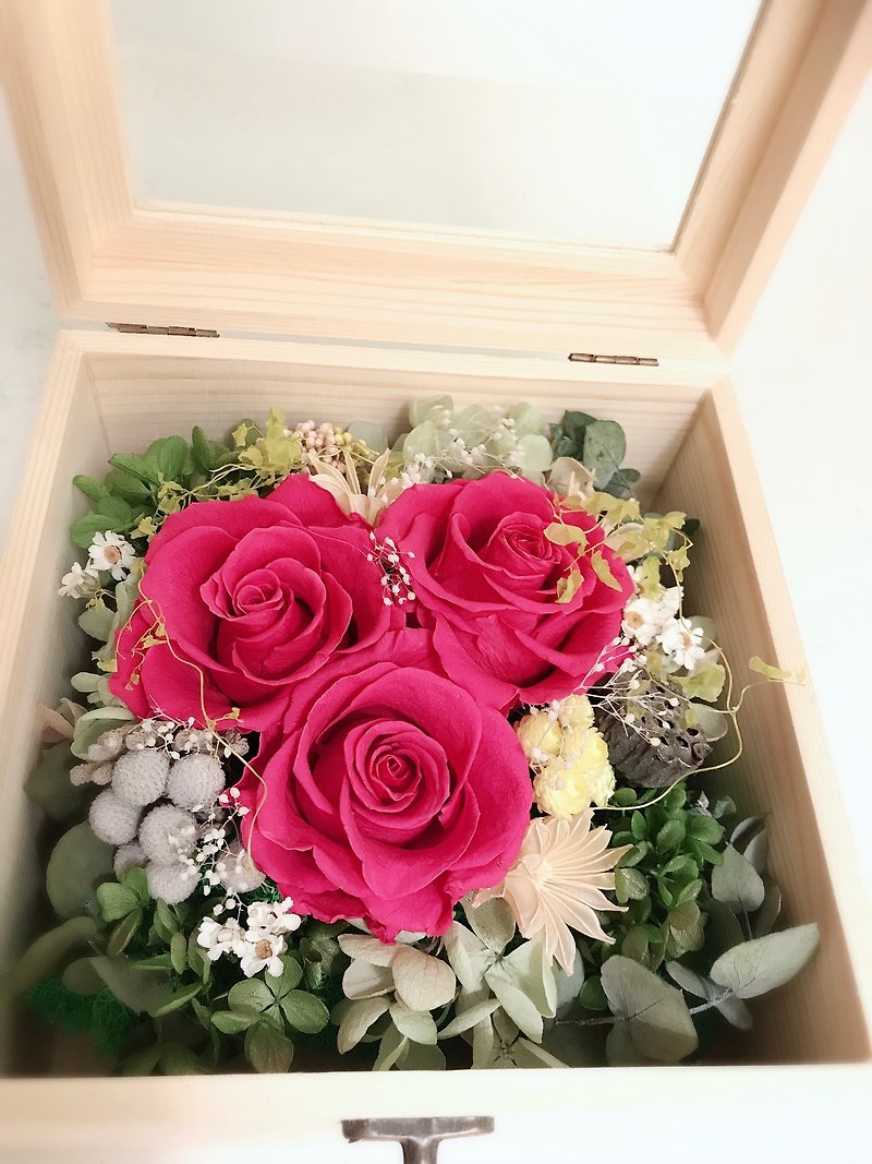 情人不凋花盒/母親節不凋禮盒/牡丹紅玫瑰 - 裝飾/擺設  - 植物．花 紅色