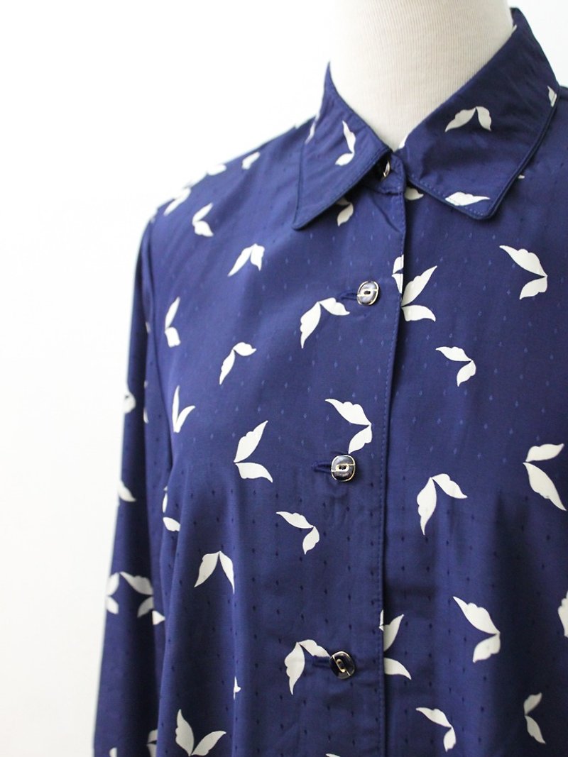 [RE0407T1897] Nippon dark blue vintage leaf print shirt - Women's Shirts - Polyester Blue