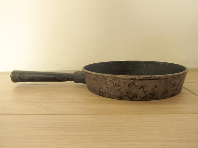 Nordic retro heavy cast iron pot - Pots & Pans - Other Metals Black