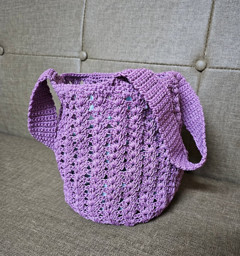 Grandma’s knitted bag - กระเป๋าถือ - เส้นใยสังเคราะห์ สีม่วง