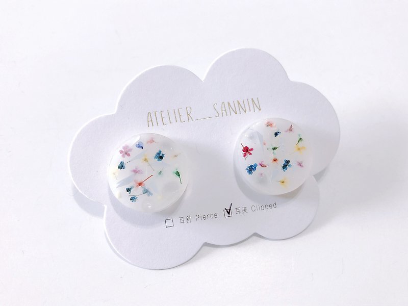 Japanese-style and fruit series - Summer flowers hand-embroidered ear clip - Earrings & Clip-ons - Other Materials 