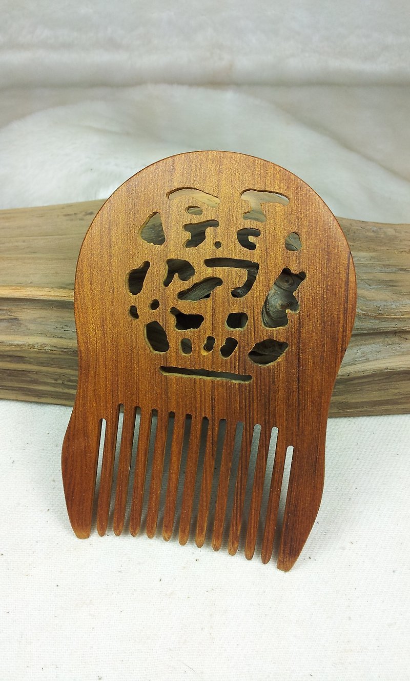 Taiwan Xiao Nan handmade wooden comb (learn Confucius and Mencius well) - Wood, Bamboo & Paper - Wood Gold