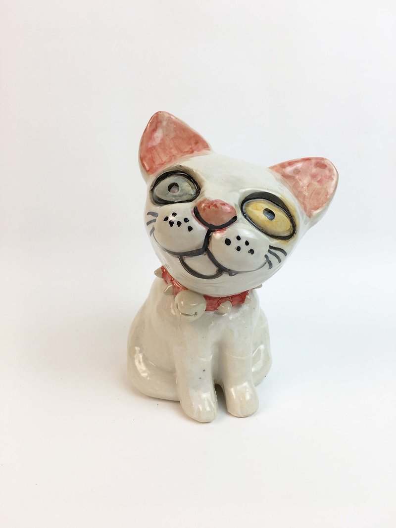 Nice Little Clay Stereo Hand Ornament_Red Rivet Collar White Cat 0501-01 - Items for Display - Pottery White