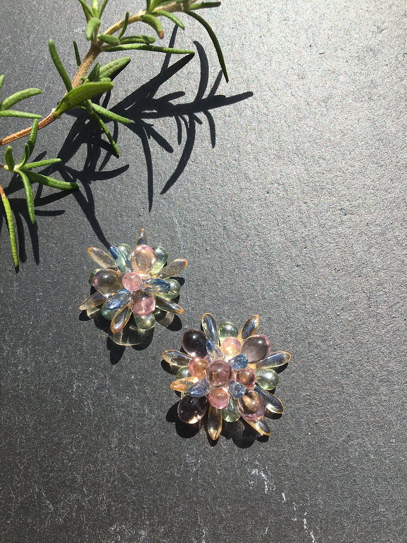 Asymmetric colorful glass bead earrings - ต่างหู - แก้ว หลากหลายสี