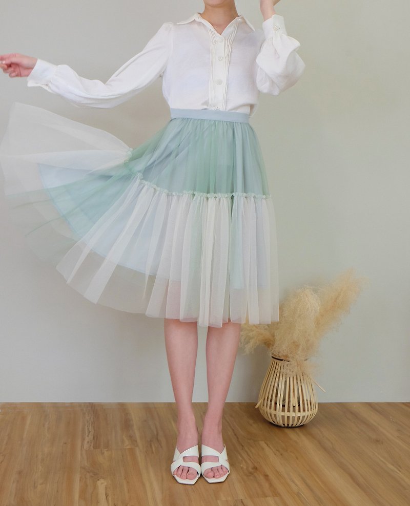 [Out of print special] Spliced ​​cake gauze skirt avocado green cream apricot color - Skirts - Other Materials Green