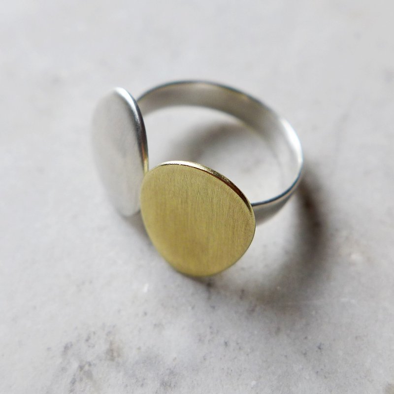 Deux lunes / French design handmade sterling silver ring - แหวนทั่วไป - โลหะ สีทอง