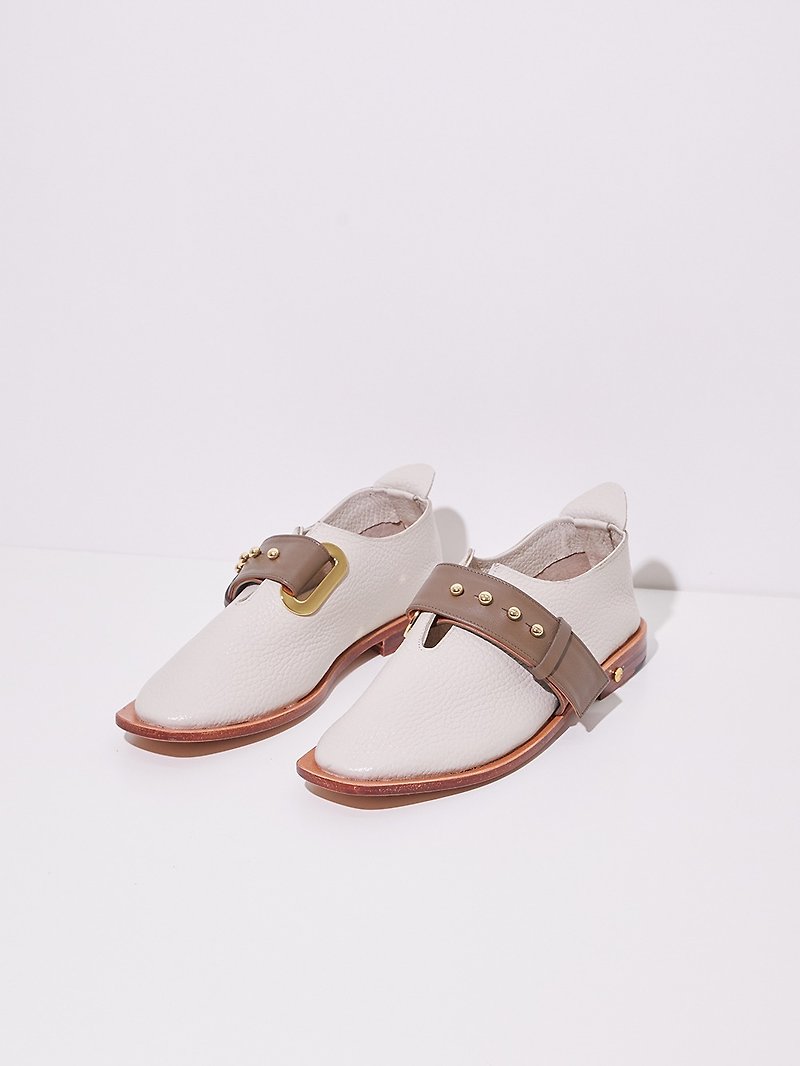 3.1 THE RETOUR FLAT / HAZELNUT - Women's Leather Shoes - Genuine Leather White
