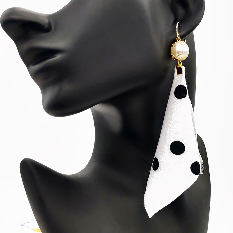 Daqian design retro fashion pop style polka dot satin earrings / clip gift lover - ต่างหู - ผ้าฝ้าย/ผ้าลินิน สีดำ