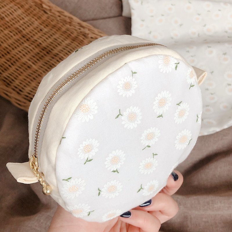 Round pouch / Flower / Round pouch / Flower - Toiletry Bags & Pouches - Cotton & Hemp Yellow