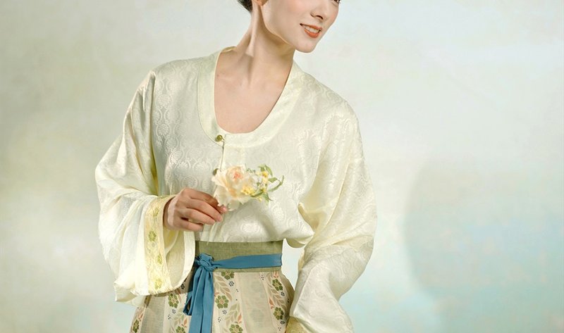 【纏枝花】新中式復古/通勤垂領衫 - 女上衣/長袖上衣 - 其他材質 黃色