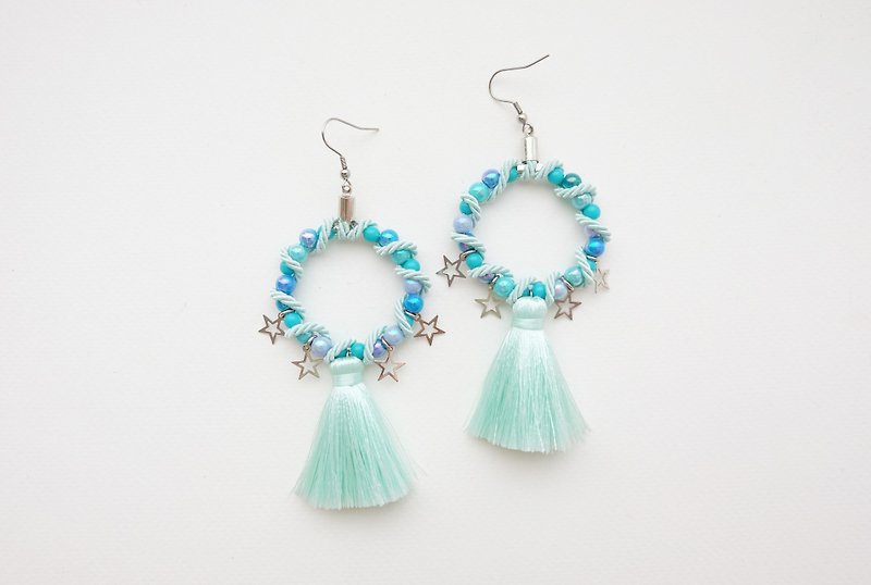 Light mint circular earrings with tassel and star - Earrings & Clip-ons - Other Materials Green