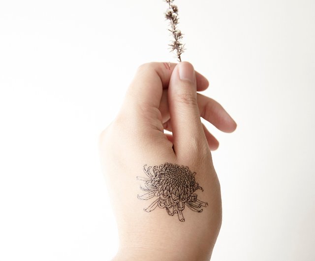 43 Wonderful Chrysanthemum Tattoos