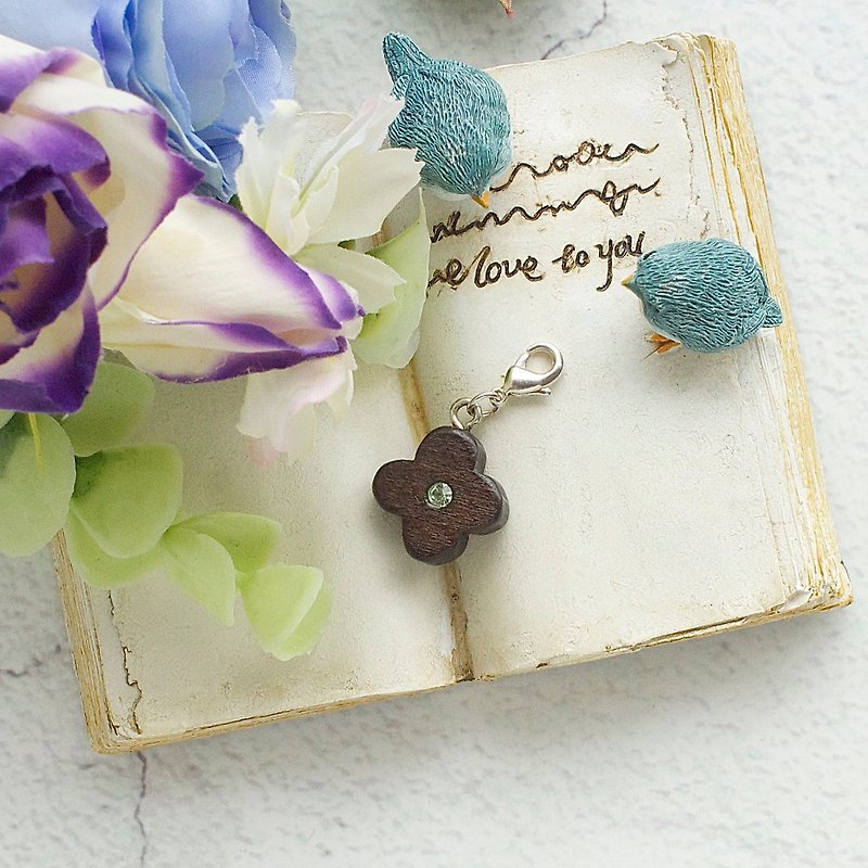 Flower wooden charm - Green - Charms - Wood Green