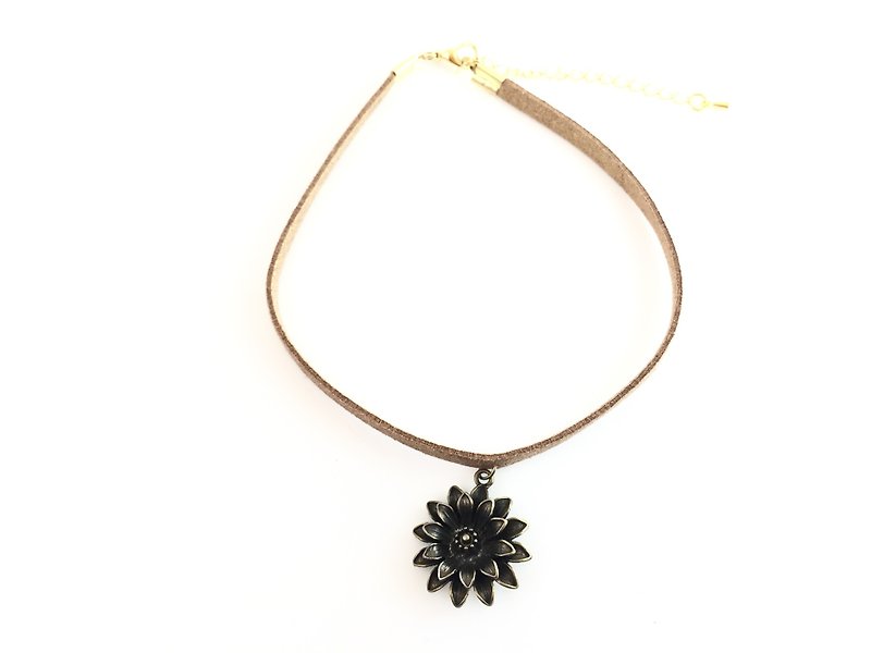 "Bronze sunflower - golden section" - Necklaces - Genuine Leather Gold