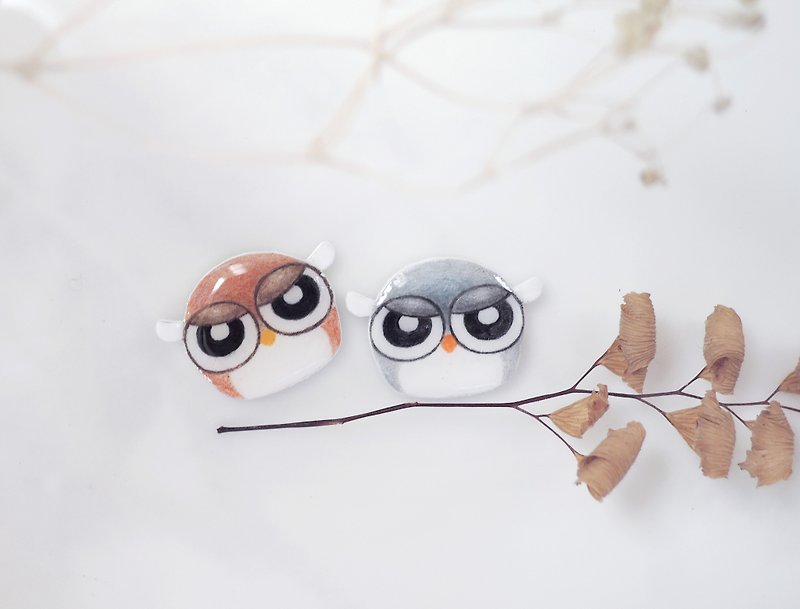 Temperament cute owl earrings handmade earrings anti-allergic ear acupuncture painless Clip-On - ต่างหู - เรซิน สีเทา