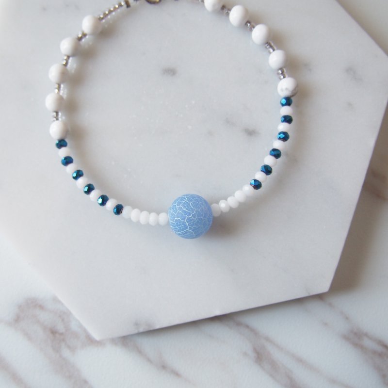 Frosted Blue Agate Beads, White Turquoise, Bracelet Bracelets, Gifts - สร้อยข้อมือ - วัสดุอื่นๆ สีน้ำเงิน