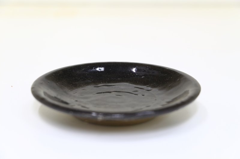 黑陶碟-純手工--手作--拉坯--上釉--陶土 - 小碟/醬油碟 - 陶 黑色