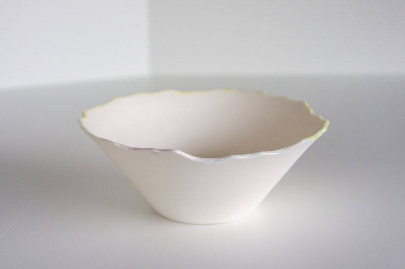 Transparent medium bowl shell - Pottery & Glasswork - Porcelain White